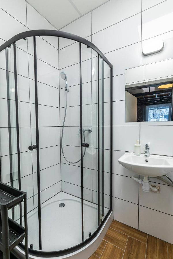 Kolumny 217 Parking Bezplatny *