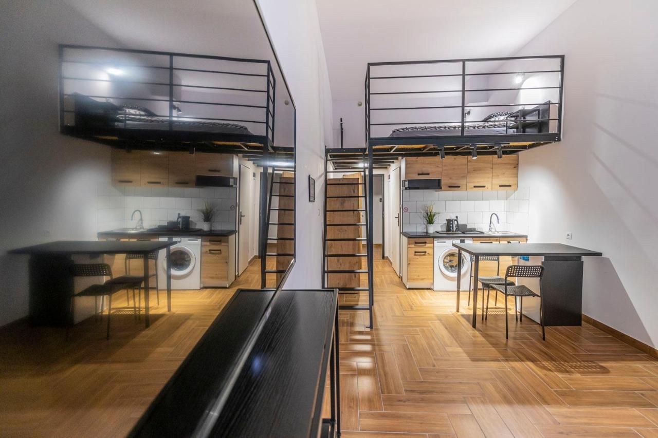 Kolumny 217 Parking Bezplatny Lodž