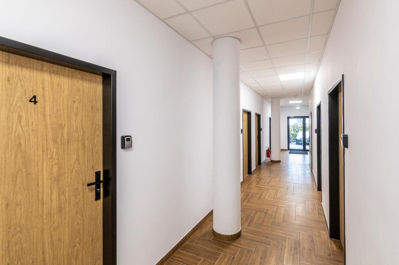 Kolumny 217 Parking Bezplatny *